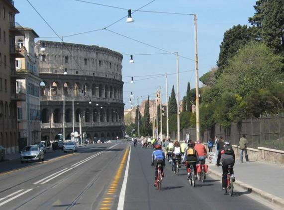 Tour De Rome Apartment Bagian luar foto